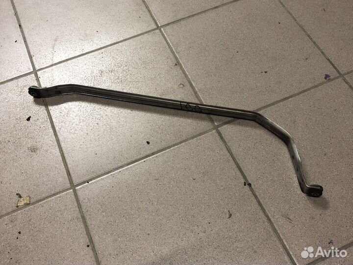 Крепление бензобака бмв