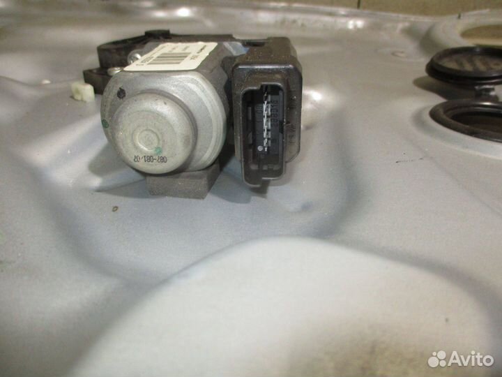 Стеклоподъемник передний правый Kia Ceed 1 (ED)