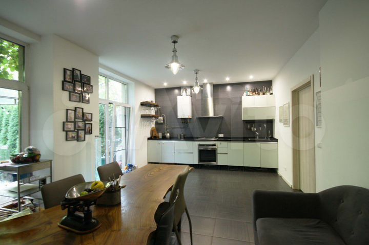 Таунхаус 240 м² на участке 1 сот.