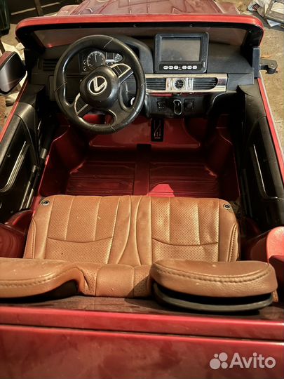 Детская машина электромобиль с пультом