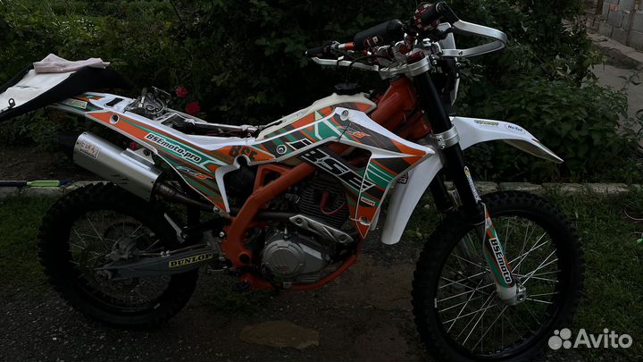 Мотоцикл эндуро BSE Z6 250e 21/18 с экипировкой