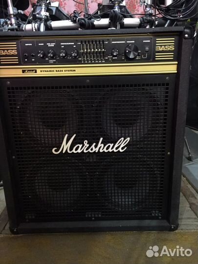 Басовый комбоусилитель Marshall