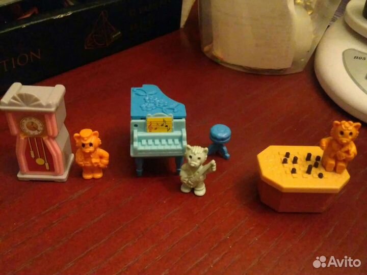 Кошки в домиках киндеры 90х