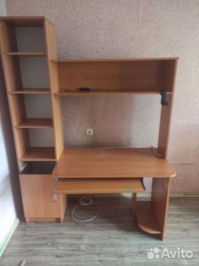 Компьютерный стол