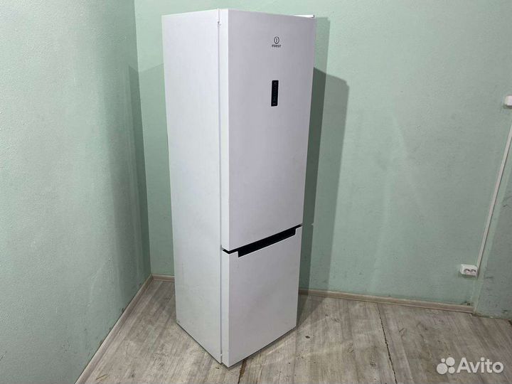 Холодильник Indesit