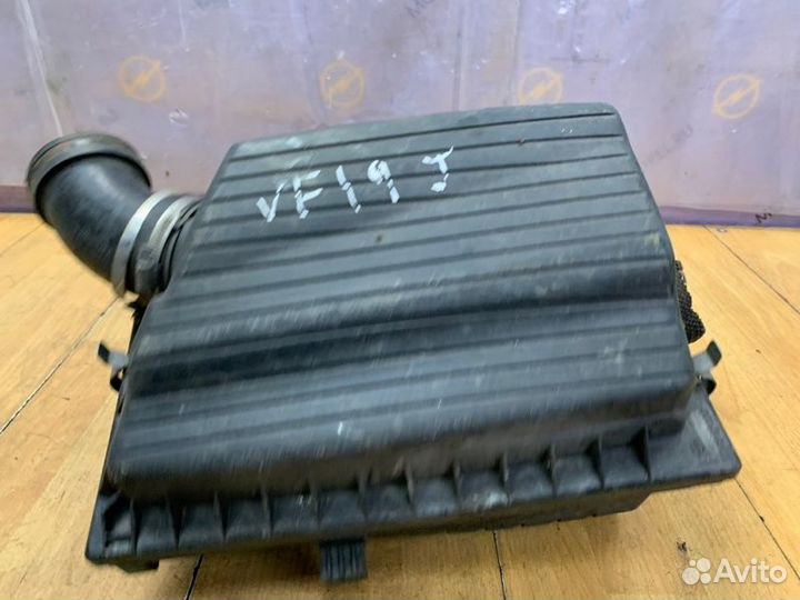 Корпус воздушного фильтра Opel Vectra B X16XEL