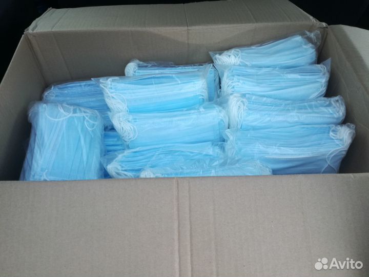 Маска одноразовая трехслойная