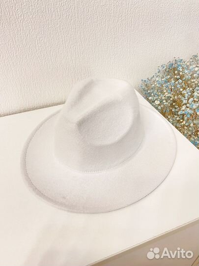 Белая шляпа