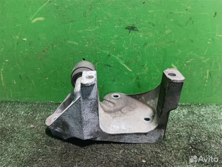 Кронштейн опоры кпп Citroen C5 2009