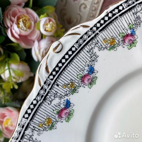 Антикварное блюдо. Фарфор. Англия