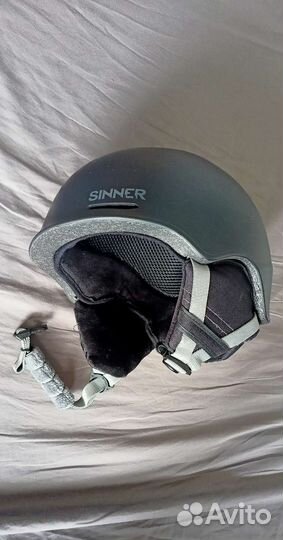 Горнолыжный шлем