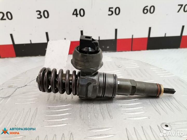 Форсунка Volkswagen Touran 2006 038130073AG