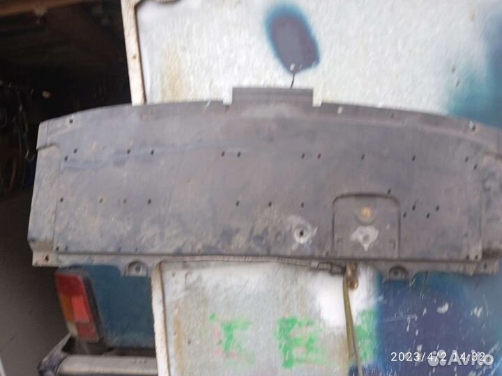 Пыльник радиатора Mazda