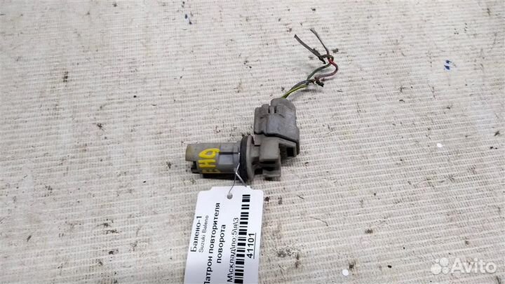 Патрон повторителя поворота Suzuki Baleno