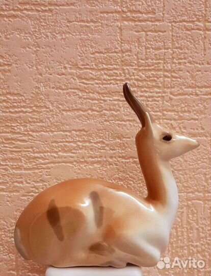 Статуэтки фаянсовые