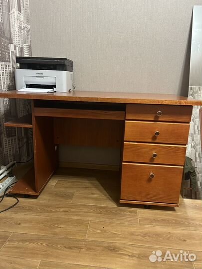 Продам компьютерный стол