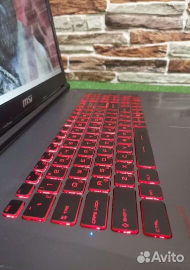 Игровой ноутбук msi 17,3 i7 6 ядер/GTX 1060/12ram
