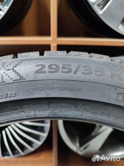 Continental VikingContact 8 295/35 R21 и 315/30 R22 107H