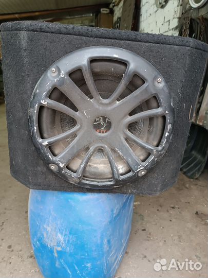 Активный сабвуфер