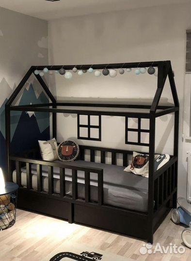 Кроватка домик из массива дерева от производителя