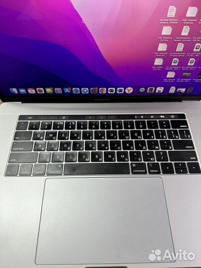 Apple MacBook Pro model 1990 radeon 555x 4 gb