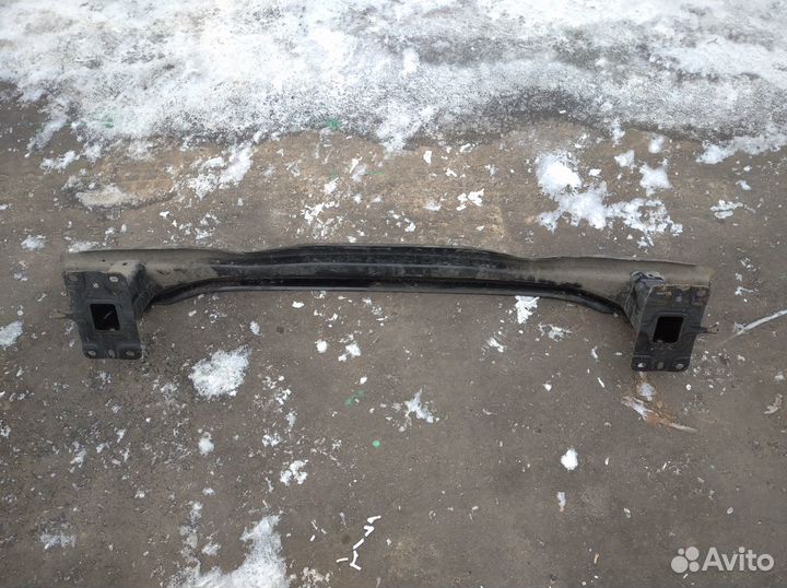 Усилитель бампера заднего Volkswagen Tiguan 2016