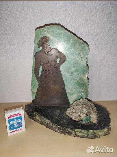 Каменная композиция стелла