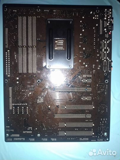 Материнская плата с процессором и памятью