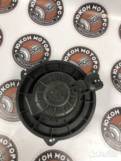 Моторчик отопителя Kia Quoris 2012-2018