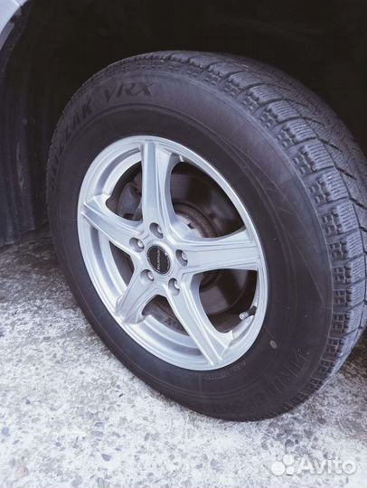 Bridgestone B65 215/65 R16