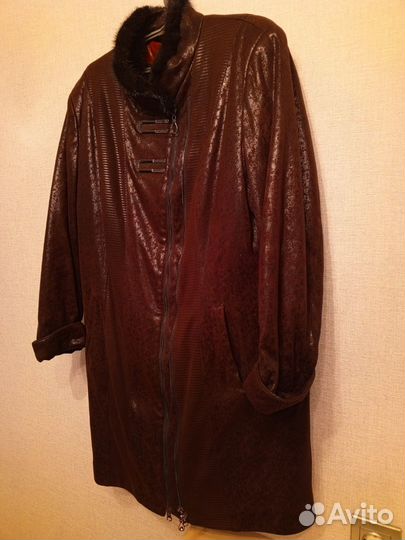 Две куртки и платья