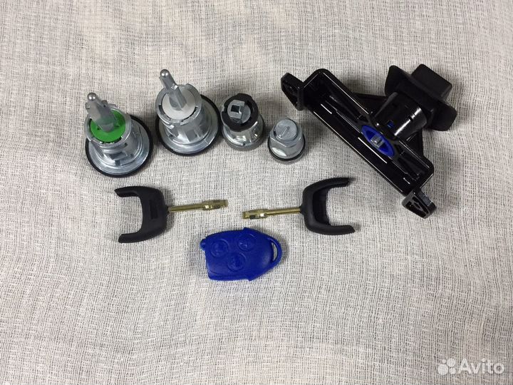 Комплект личинок замка на Форд Транзит