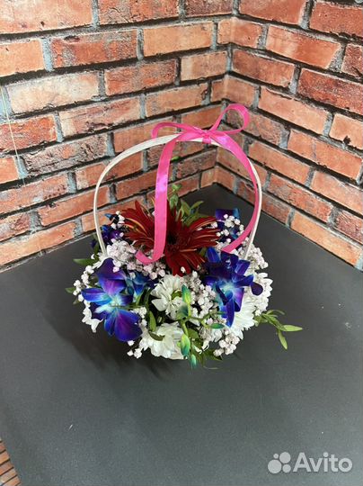 Розы пионы корзины