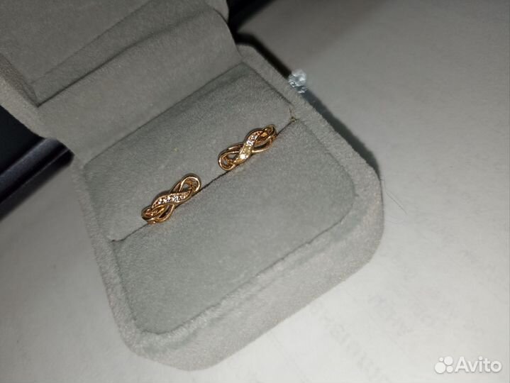 Золотые серьги с цирконием