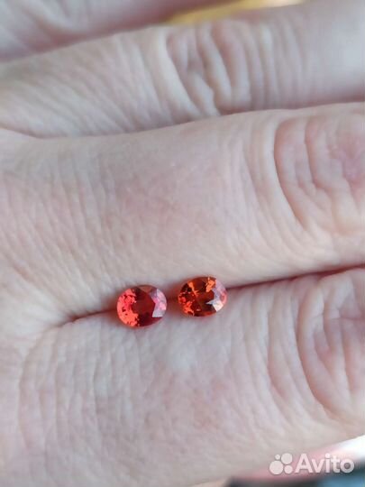 Природные цветные сапфиры