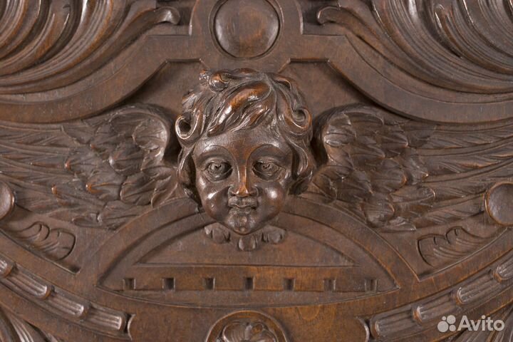 Классический антикварный деревянный бар