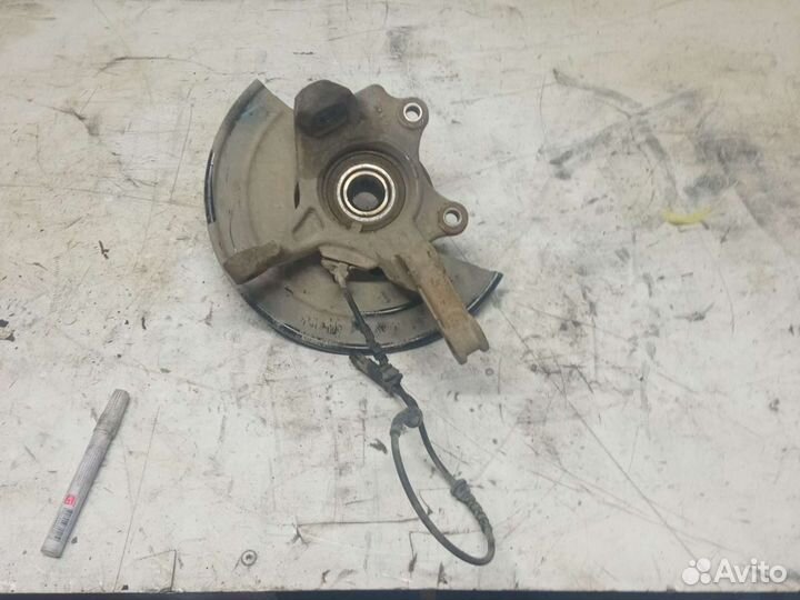 Кулак поворотный правый Renault Daster