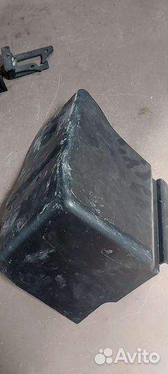 Крышка аккумулятора Mercedes w204