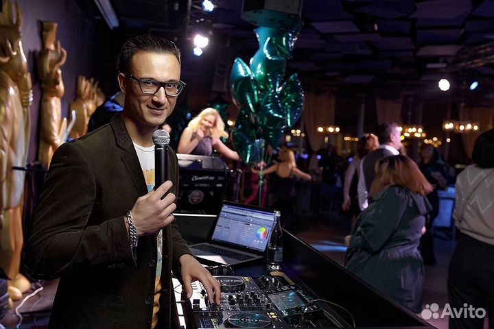 Ведущий мероприятий + DJ с оборудованием