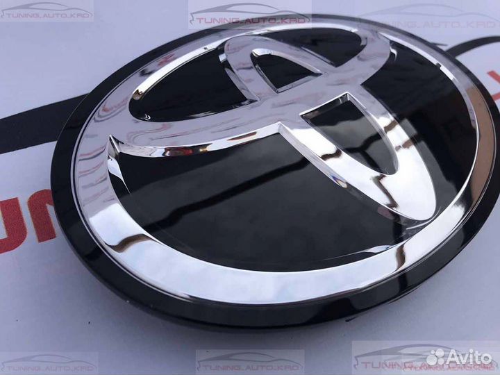 Эмблема Toyota Land Cruiser 200 X5652