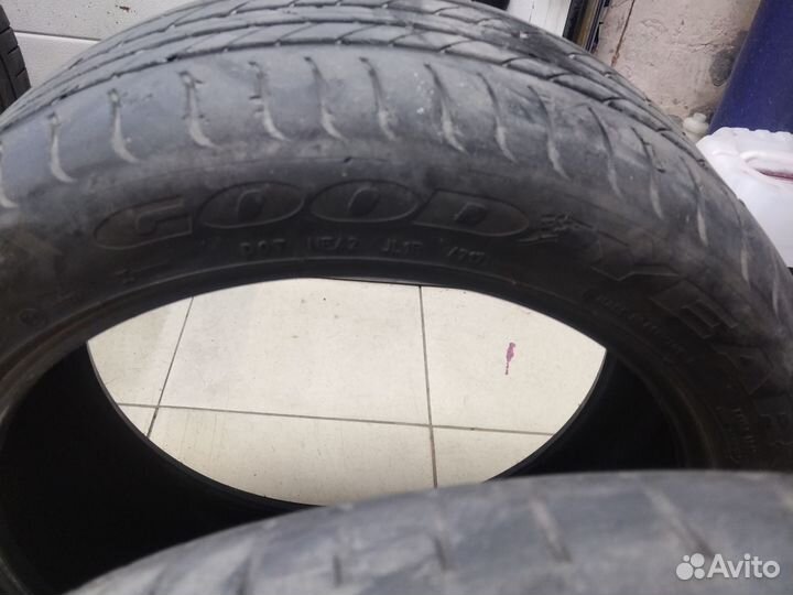 Goodyear EfficientGrip 245/45 R19