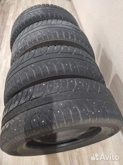 Bridgestone Ice Cruiser 7000 205/60 R16 92T