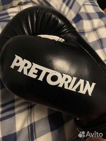 Боксерские перчатки 16oz