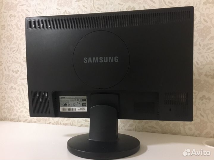 Монитор Samsung 2243