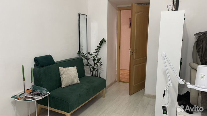 Аренда стола мастера маникюра, педикюр