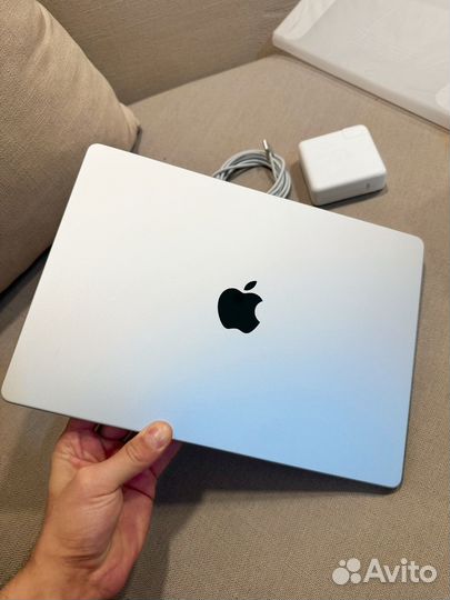 Macbook pro 14 M2 max 32/1 tb