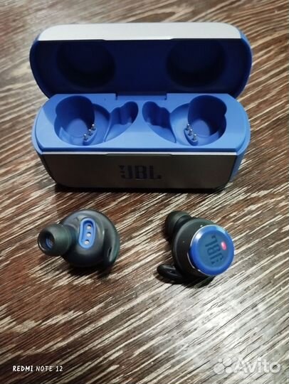 Беспроводные наушники jbl