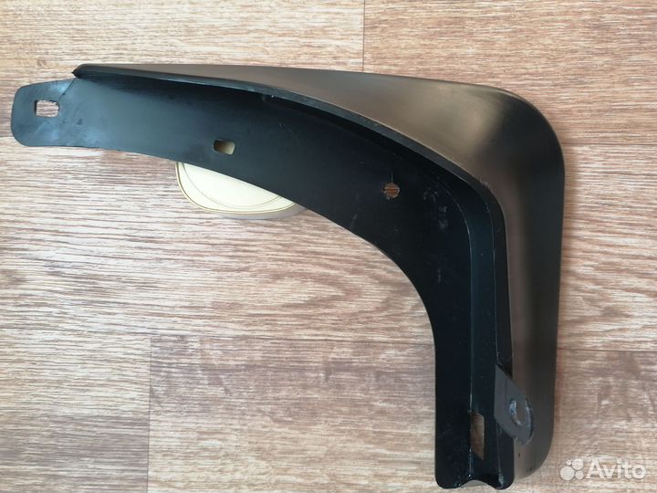 Брызговик задний правый Киа Рио