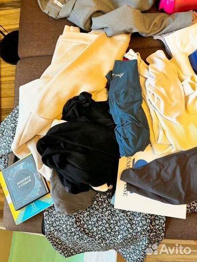 Женская одежда и аксессуары