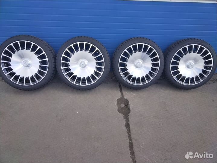 Колеса на Mercedes Maybach R20 разноширокие
